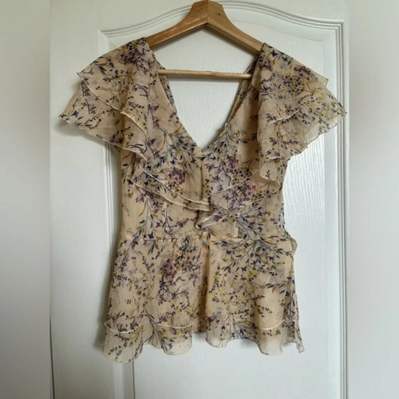 River Island Tops - RIVER ISLAND Floral Top